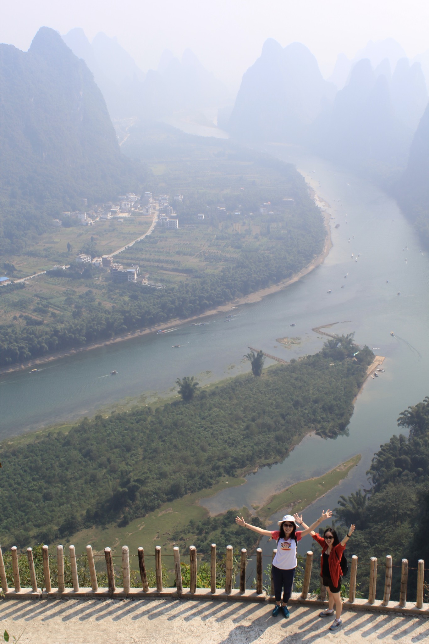 有靠山的家乡风景微信头像